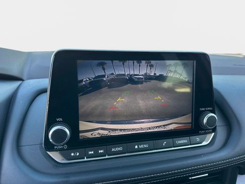 Used 2023 Nissan Rogue SV image 26