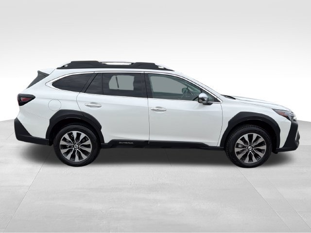 Certified 2025 Subaru Outback Touring AWD/4WD image 8