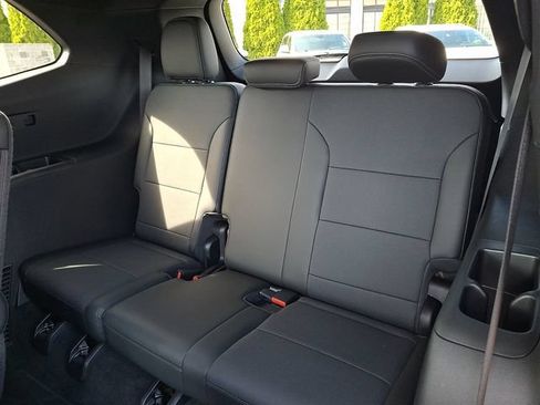 Used 2026 Buick Enclave Preferred AWD/4WD image 11