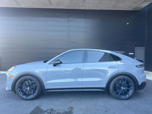 Used 2024 Porsche Cayenne Turbo GT image 2