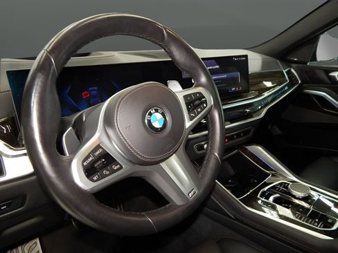Used 2025 BMW X6 xDrive40i w/ Climate Comfort Package image 16