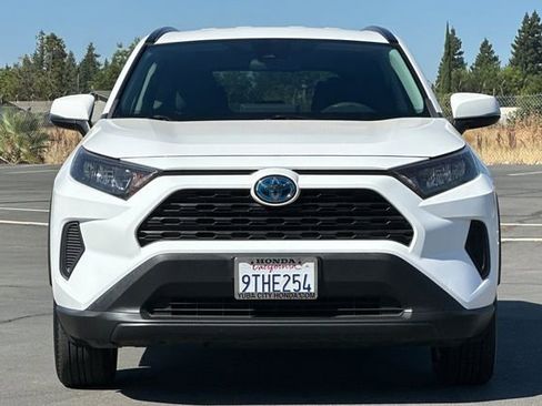 Used 2022 Toyota RAV4 LE image 6