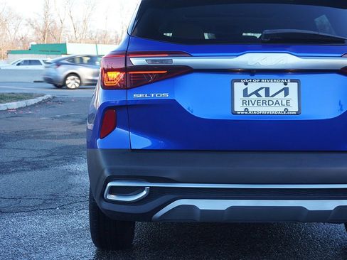 Used 2023 Kia Seltos EX image 17