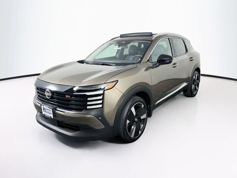 Used 2026 Nissan Kicks SR w/ SR Premium Package AWD/4WD image 3