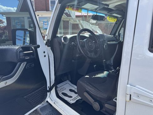 Used 2018 Jeep Wrangler Unlimited Sahara image 21