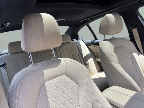 Used 2022 BMW 530i w/ Premium Package RWD image 21