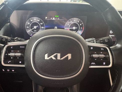 Used 2022 Kia Carnival SX Prestige image 33