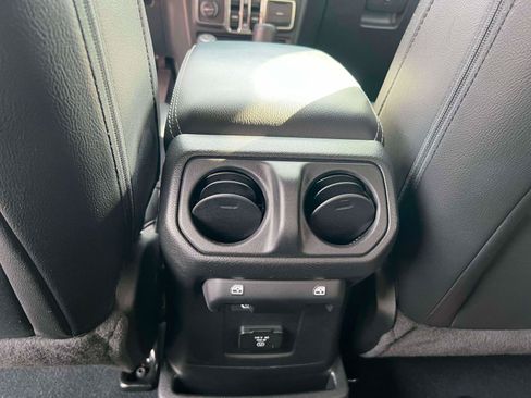 Used 2023 Jeep Wrangler Unlimited Sahara w/ Cold Weather Group AWD/4WD image 21