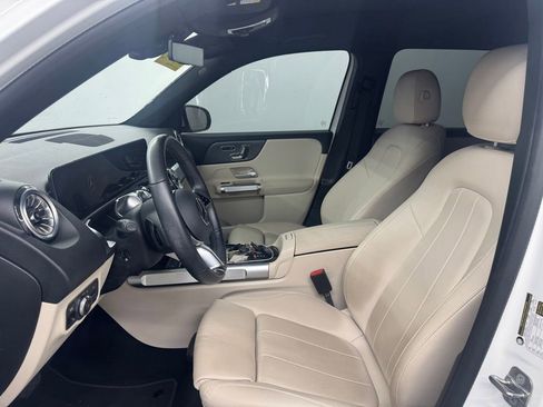 Used 2024 Mercedes-Benz EQB 300 4MATIC image 9