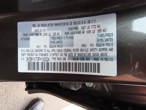 Used 2015 MAZDA MAZDA3 i Sport image 35