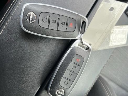 Certified 2023 Nissan Rogue SV image 32