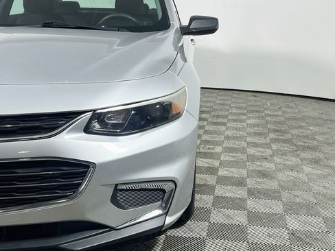 Used 2018 Chevrolet Malibu LS FWD image 12