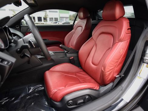 Used 2012 Audi R8 V10 w/ Enhanced Leather Pkg image 14