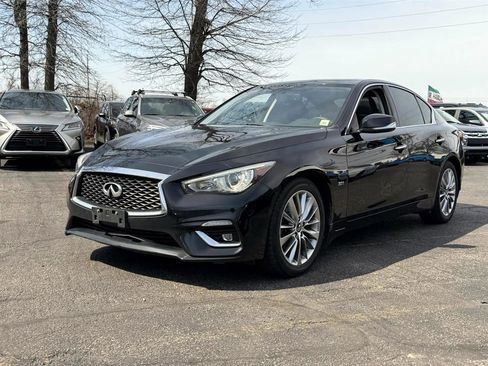 Used 2018 INFINITI Q50 Luxe w/ Essential Package (3.0T Luxe) image 2