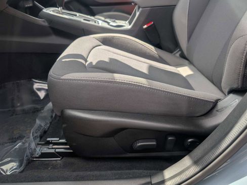 Used 2025 Subaru Crosstrek 2.0i Premium image 17