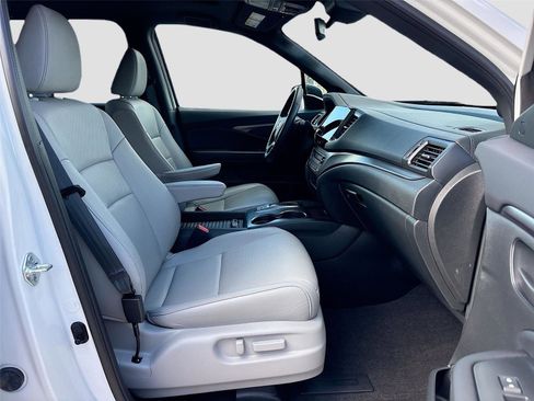 Certified 2023 Honda Passport EX-L image 33