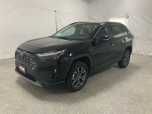 Used 2023 Toyota RAV4 Limited image 2