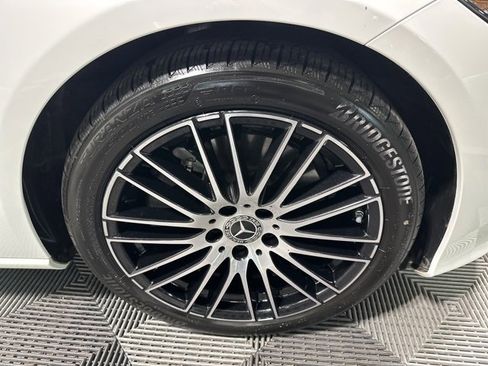 Used 2025 Mercedes-Benz C 300 4MATIC Sedan image 9