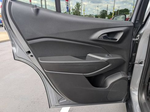 Used 2024 Chevrolet Trax LT w/ Driver Confidence Package FWD image 14