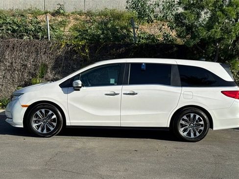 Certified 2024 Honda Odyssey EX-L image 8