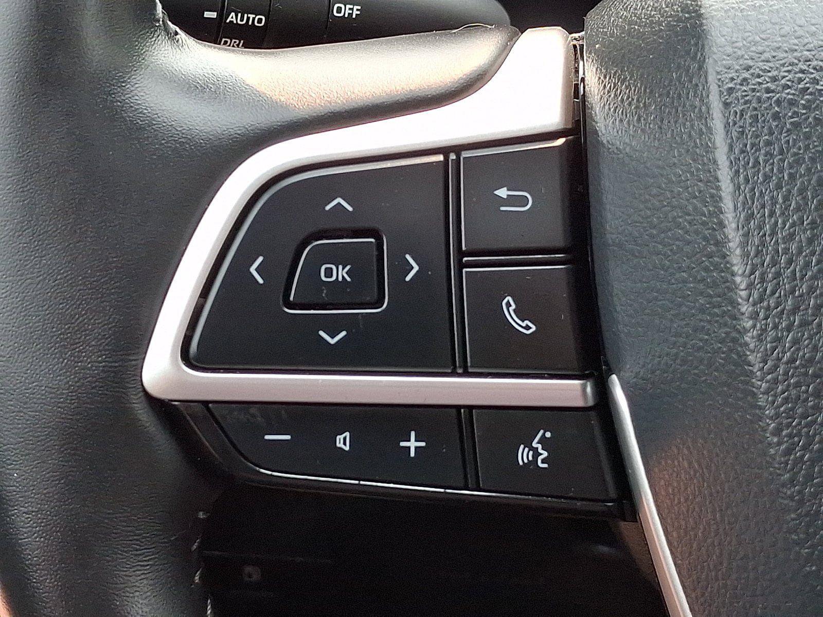 Certified 2024 Toyota Highlander Platinum AWD/4WD image 22