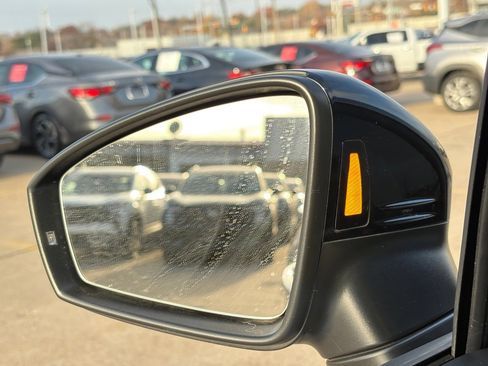 Used 2024 Volkswagen Tiguan SE R-Line image 11