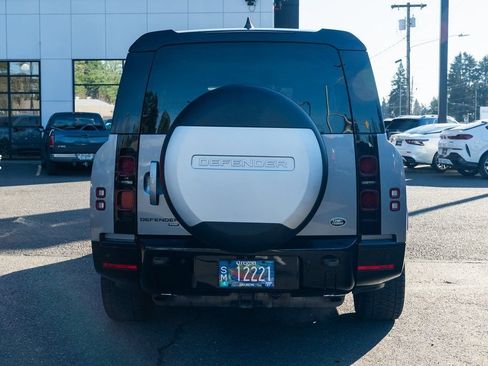 Used 2023 Land Rover Defender 130 X-Dynamic SE image 5