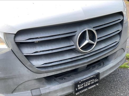 Used 2021 Mercedes-Benz Sprinter 2500 image 21
