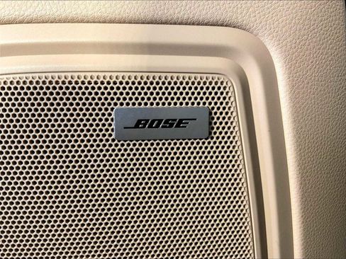 Certified 2025 Porsche Macan image 38