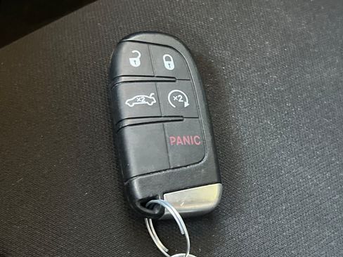 Used 2021 Dodge Challenger R/T w/ Driver Convenience Group RWD image 28