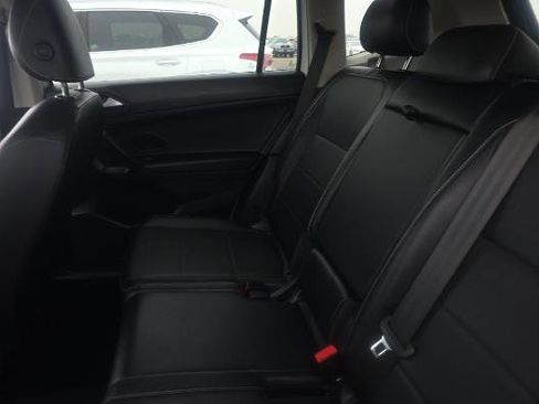 Used 2021 Volkswagen Tiguan SEL image 9