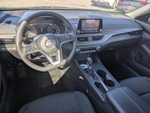 Used 2025 Nissan Altima 2.5 SV image 15