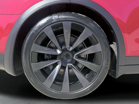 Used 2022 Tesla Model X Plaid image 13