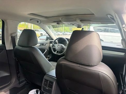 Certified 2022 Volkswagen Passat 2.0T SE FWD image 18