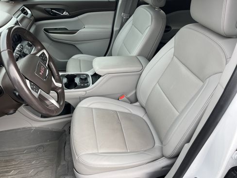 Used 2021 GMC Acadia SLT w/ Premium Package image 18