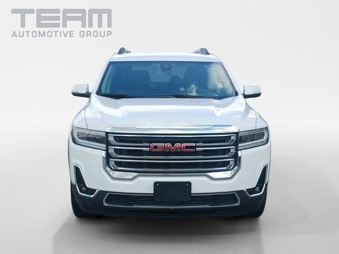 Used 2023 GMC Acadia SLT image 2