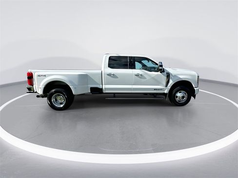 Used 2024 Ford F350 Platinum image 9