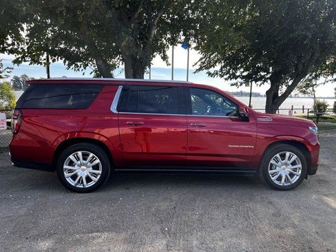 Certified 2024 Chevrolet Suburban High Country w/ Max Trailering Package image 3