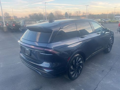 Used 2024 Lincoln Nautilus Reserve w/ Equipment Group 202A image 5