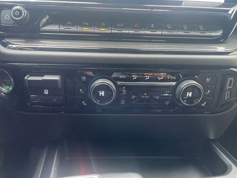 Used 2024 Chevrolet Silverado 1500 ZR2 w/ Technology Package image 33