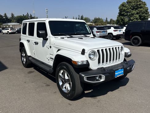 Used 2022 Jeep Wrangler Unlimited Sahara w/ Safety Group AWD/4WD image 7