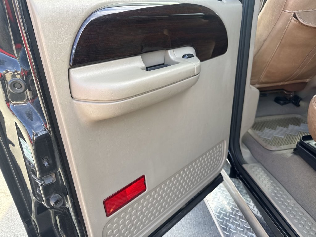 Used 2006 Ford F350 King Ranch AWD/4WD image 20