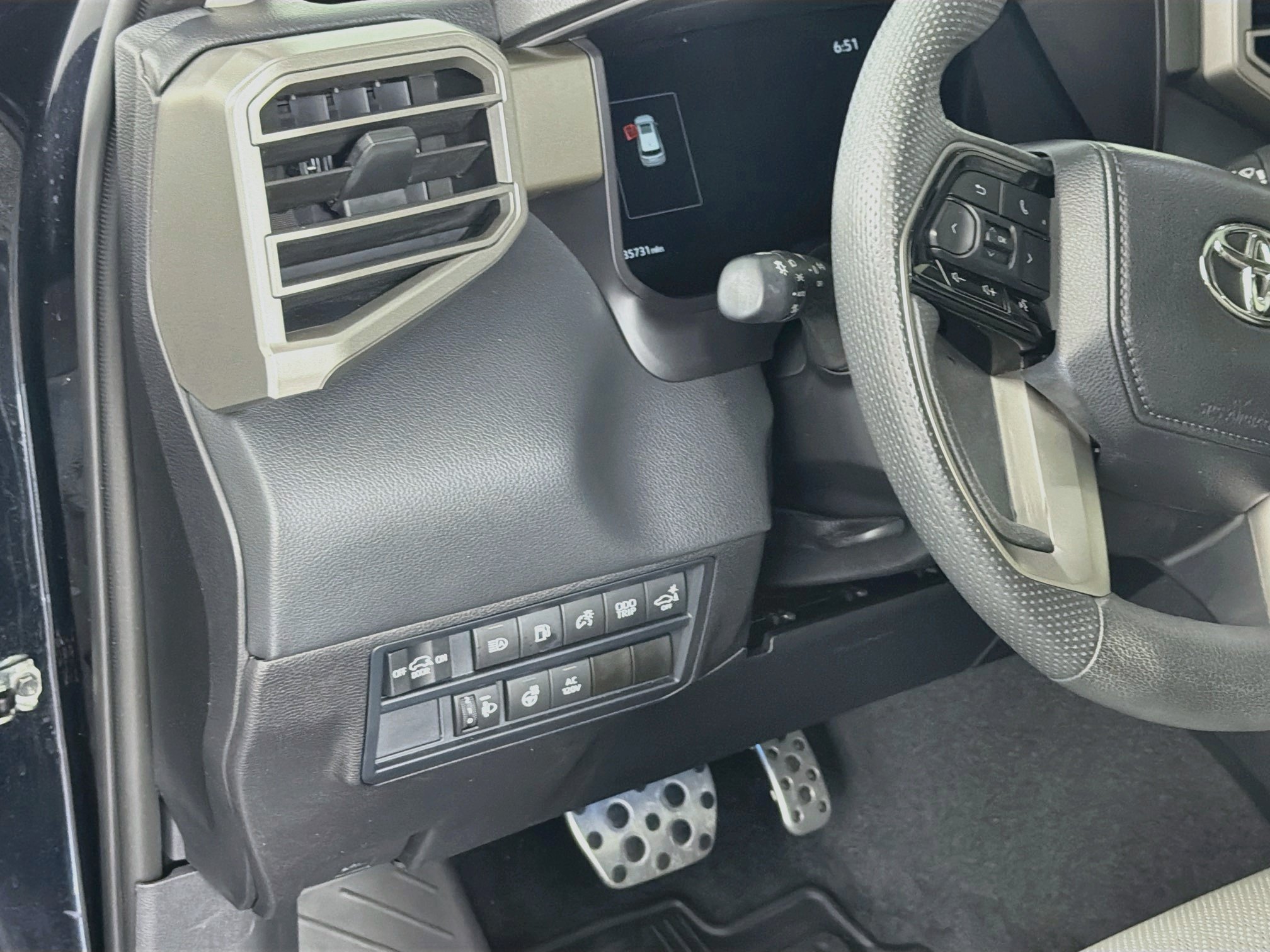 Used 2024 Toyota Sequoia SR5 w/ SR5 Premium Package RWD image 17
