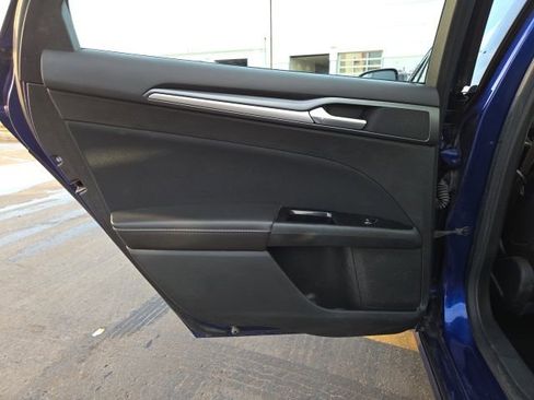 Used 2014 Ford Fusion SE image 12