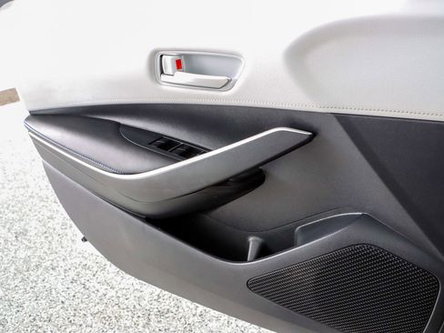 Used 2020 Toyota Corolla SE FWD image 21