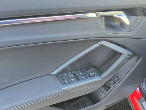 Used 2023 Audi Q3 2.0T Premium w/ Black Optic Sport Package image 24