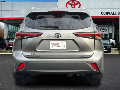 New 2026 Toyota Highlander XLE image 6