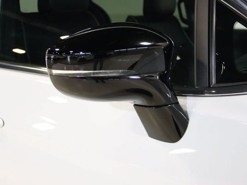 Used 2026 Chrysler Pacifica Limited FWD image 62