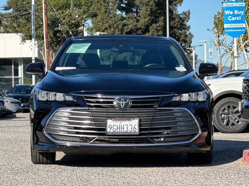 Used 2022 Toyota Avalon XLE image 5