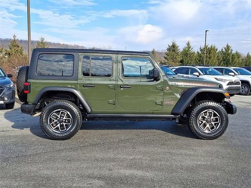 Used 2024 Jeep Wrangler Rubicon image 7